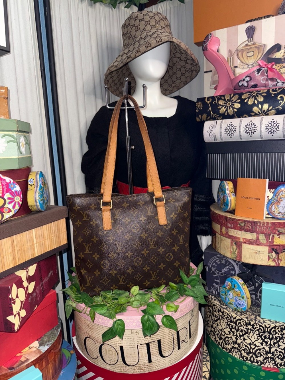 STUNNING LOUIS VUITTON MONOGRAM TOTE! - Picture 17 of 17